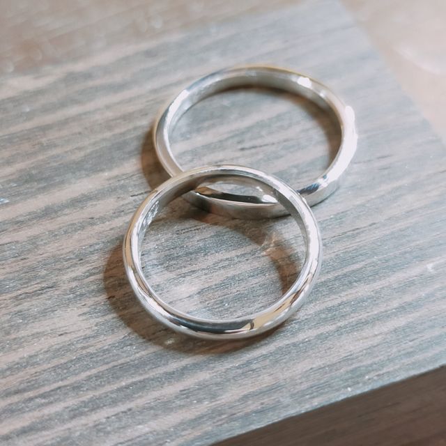 【アカネスの口コミ】 ピンクゴールドと迷いましたが温泉に入る機会が多いためプラチナの一択で…