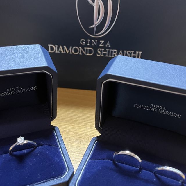 【銀座ダイヤモンドシライシの口コミ】 プラチナの部分はストレートが好きでダイヤが綺麗なセントグレアを婚約指…