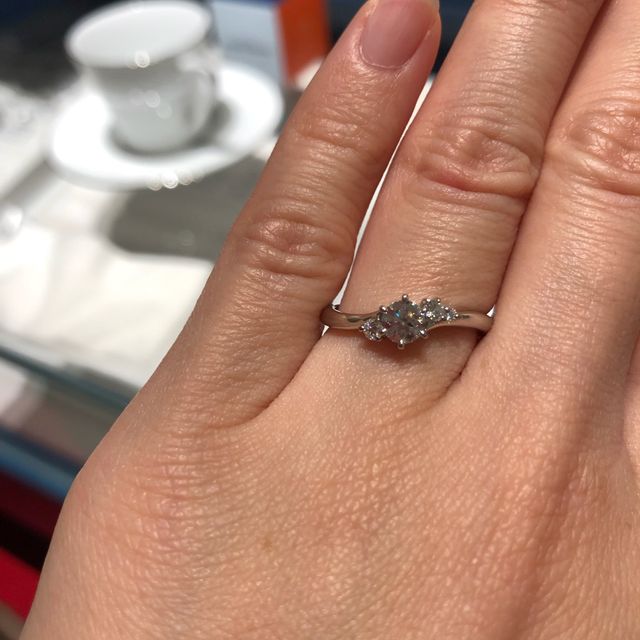 【銀座ダイヤモンドシライシの口コミ】 指輪の種類が豊富なため、どれが良いのか、どれが似合うのか悩むほどでし…