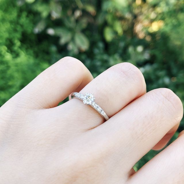 【ケイウノ ブライダル(K.UNO BRIDAL)の口コミ】 2人の婚約指輪に対するイメージがあったので、それを対談しながらデザイナ…