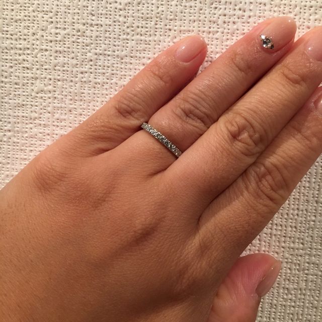 【ティファニー(Tiffany & Co.)の口コミ】 結婚指輪もダイヤが入っているものが良くて、色々定員さんに相談したらこ…