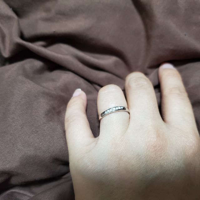 【4℃ BRIDAL(ヨンドシーブライダル)の口コミ】 結婚指輪は毎日着用したいと考えていたため傷がつかないか心配していまし…