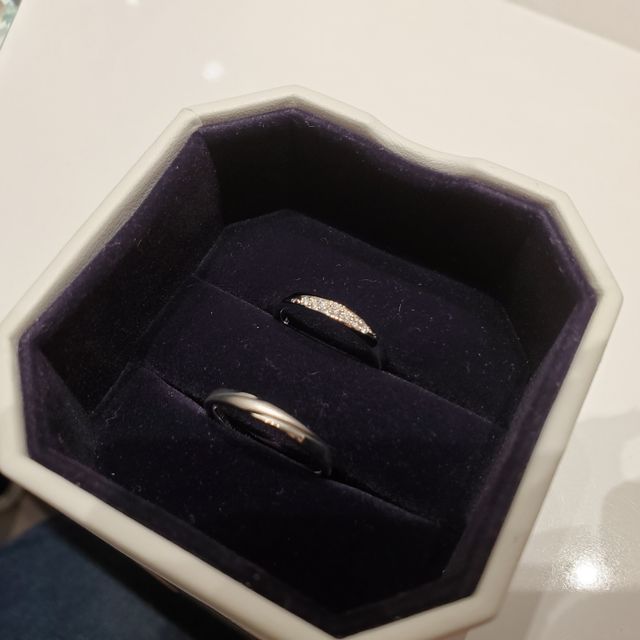 【4℃ BRIDAL(ヨンドシーブライダル)の口コミ】 結婚指輪は毎日着用したいと考えていたため傷がつかないか心配していまし…