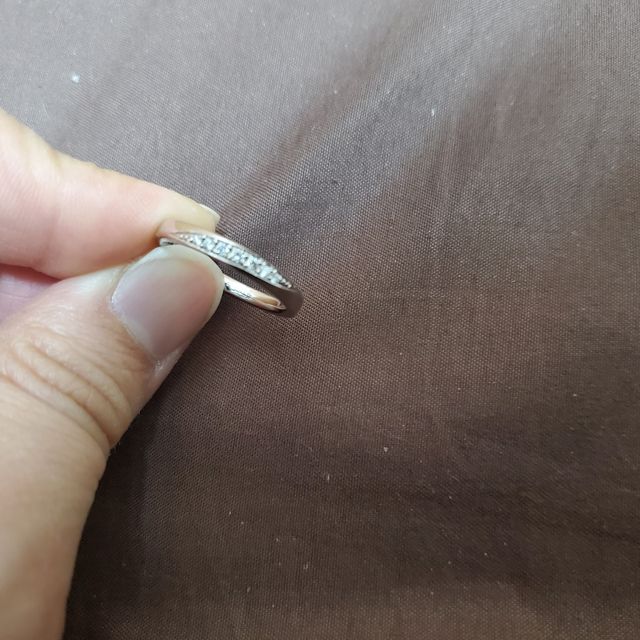 【4℃ BRIDAL(ヨンドシーブライダル)の口コミ】 結婚指輪は毎日着用したいと考えていたため傷がつかないか心配していまし…