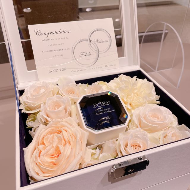 【4℃ BRIDAL(ヨンドシーブライダル)の口コミ】 夫婦ともに指輪にそこまでこだわりが無く、でも結婚の記念として、形とし…