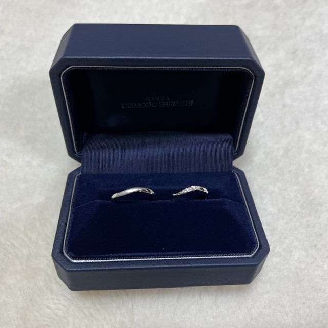 【銀座ダイヤモンドシライシの口コミ】 着け心地がとてもよく、価格もちょうど良かったです。ウェーブしているも…