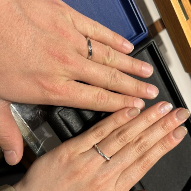 【エクセルコダイヤモンド(EXELCO DIAMOND)の口コミ】 指輪選びではイメージとしてダイヤが沢山付いていることウェーブしている…