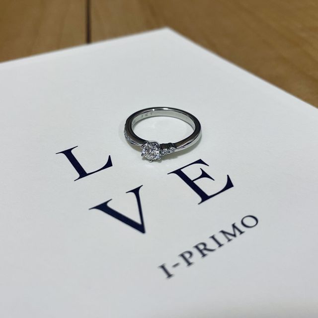 【アイプリモ(I-PRIMO)の口コミ】 婚約指輪と結婚指輪を重ね付けしたいと思い、重ね付けしやすいデザインを…