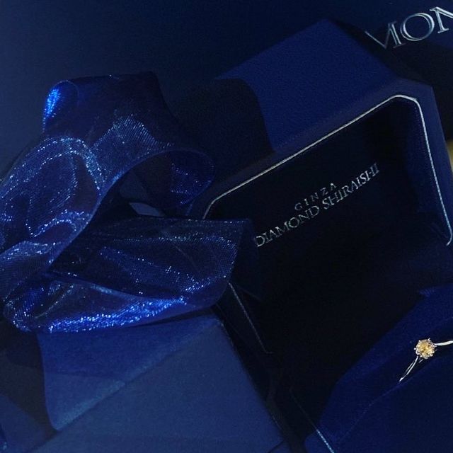 【銀座ダイヤモンドシライシの口コミ】 ホワイトリリーは、ユリの花をモチーフにしていて彼女とても合っていて良…