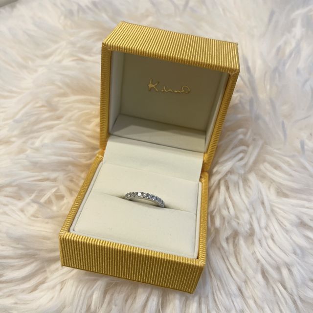 【ケイウノ ブライダル(K.UNO BRIDAL)の口コミ】 沢山見せて頂き、1番好きなデザインを選びました。
華やかかつ他の指輪と…