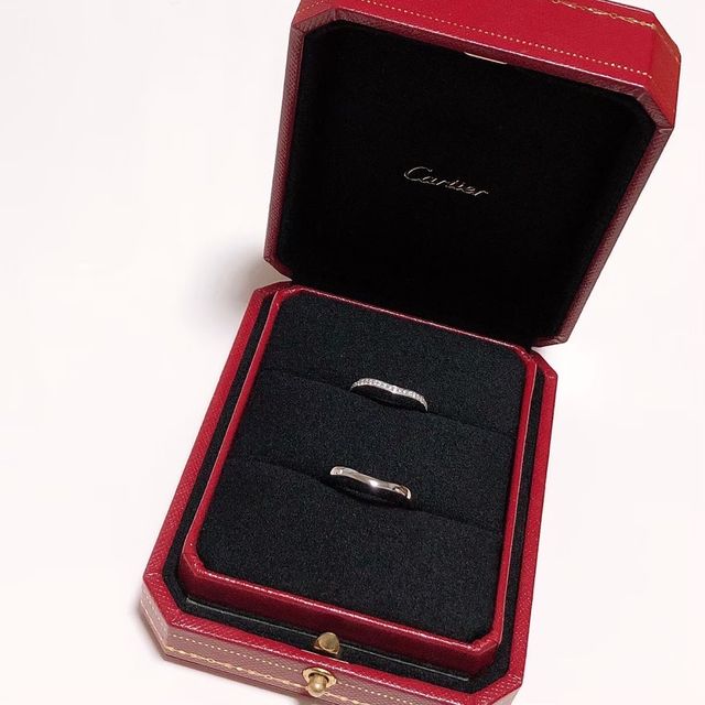 【カルティエ(Cartier)の口コミ】 プラチナ、ハーフエタニティで探していました。婚約指輪もCartierなので、…