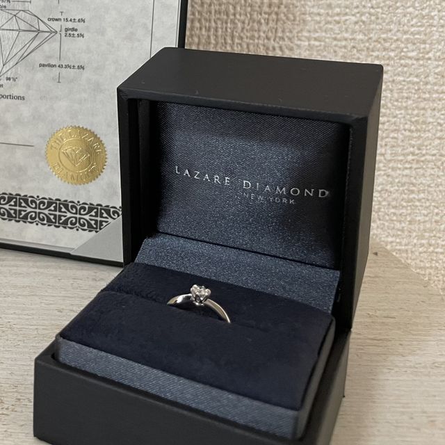 【ラザール ダイヤモンド(LAZARE DIAMOND)の口コミ】 シンプルなものを探していて、リングが太すぎないこちらほリングにしまし…