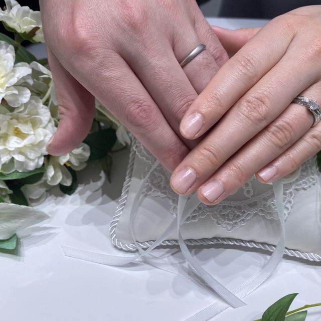 【4℃ BRIDAL(ヨンドシーブライダル)の口コミ】 大まかなデザイン等をスタッフの方に伝えたら、より具体的なデザインを一…