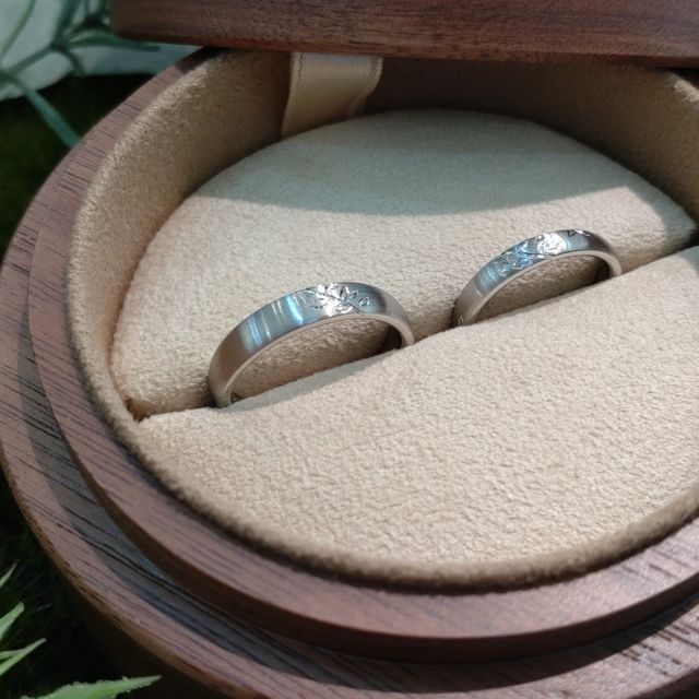 【COLANY(コラニー)の口コミ】 シンプルかつ個性的なものを探して何店舗か見て回りましたが、ダイヤの数…