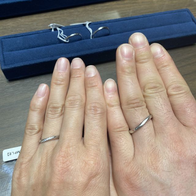 【4℃ BRIDAL(ヨンドシーブライダル)の口コミ】 既成のものから、素材やデザインなど相談しながら変えてもらいました。価…