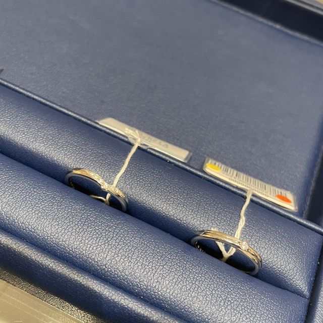 【銀座ダイヤモンドシライシの口コミ】 日本人の手に馴染みやすい指輪のため、着け心地がとても良いです。
ダイヤ…