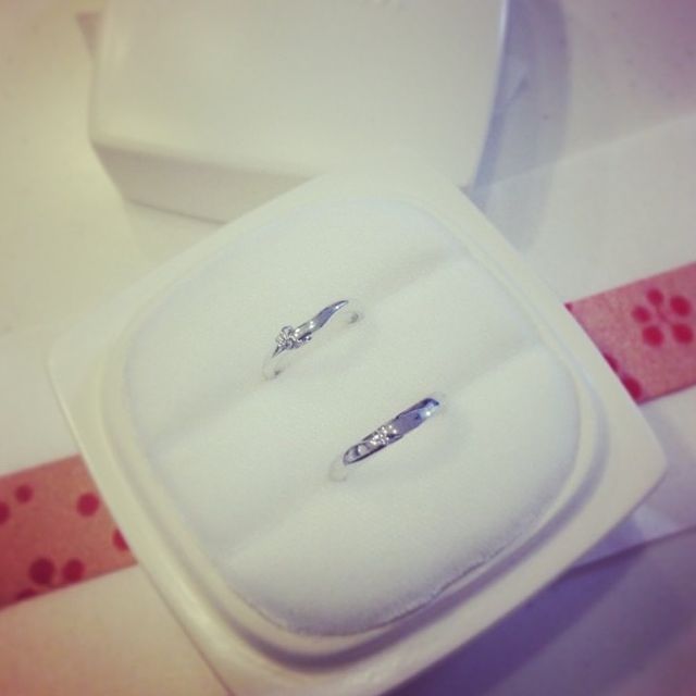 【俄(にわか)の口コミ】 固い絆をイメージしたという、他にはない結び目のデザインに一目惚れし、…