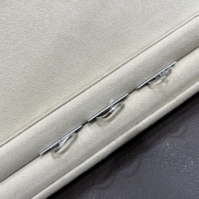 【TRECENTI(トレセンテ)の口コミ】 トレセンテさんこだわりの付け心地が決め手です。内側にもプラチナを足し…