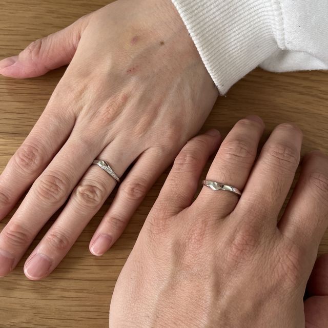 【俄(にわか)の口コミ】 色々なブランド店を見に行きました。
それでも、決め切ることができず、ネ…