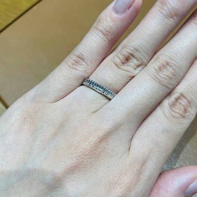 【グラフ(GRAFF)の口コミ】 ダイヤモンドのフルエタニィティで、ほかに無いデザインが魅力的でした。…