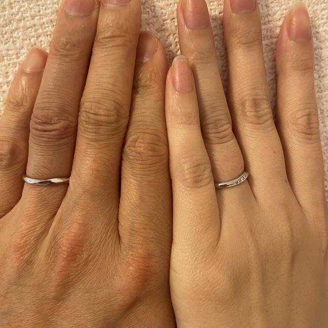 【銀座ダイヤモンドシライシの口コミ】 他店舗でも似たようなデザインの指輪を見ていました。
その後見積もりをい…