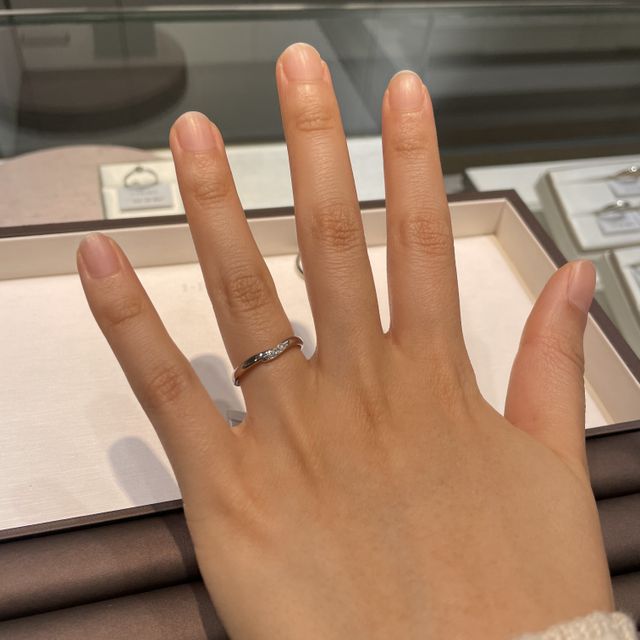 【アイプリモ(I-PRIMO)の口コミ】 主張しすぎない細身のシンプルなデザインで、水かきが深めの手にしっくり…