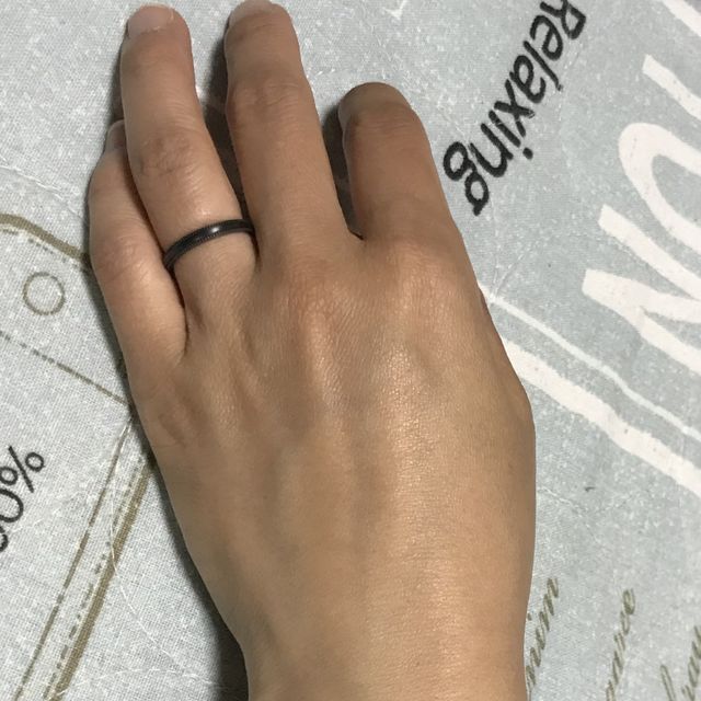 【Aroode(アローデ)の口コミ】 黒色の指輪をずっと探していました。
とにかくシンプルなデザインで、かつ…