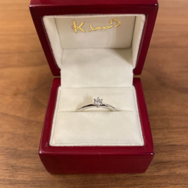 【ケイウノ ブライダル(K.UNO BRIDAL)の口コミ】 年齢を重ねても違和感なくつけられると思い、購入を決めました。装飾のな…