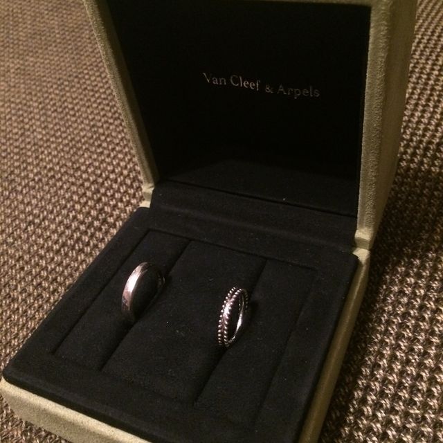 【ヴァン クリーフ＆アーペル(Van Cleef & Arpels)の口コミ】 ドラマや雑誌などで見て、ず〜っと憧れのブランドでした☆
価格が高額の為…