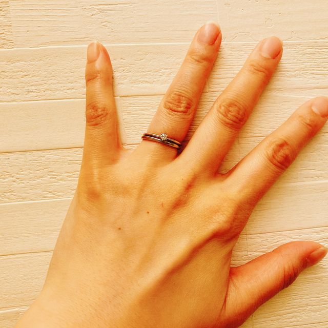 【ケイウノ ブライダル(K.UNO BRIDAL)の口コミ】 これから永く身につけるものなので、年齢と共に馴染んでいくシンプルなも…