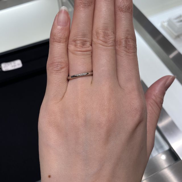 【ティファニー(Tiffany & Co.)の口コミ】 王道の結婚指輪を見たいですとお願いしたら一番最初に提案していただいた…