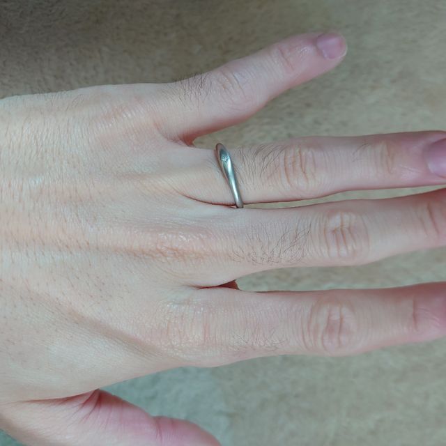 【Cayof(カヨフ)の口コミ】 ホームページに掲載されていた指輪のデザインが目立ちすぎずそれでいてオ…