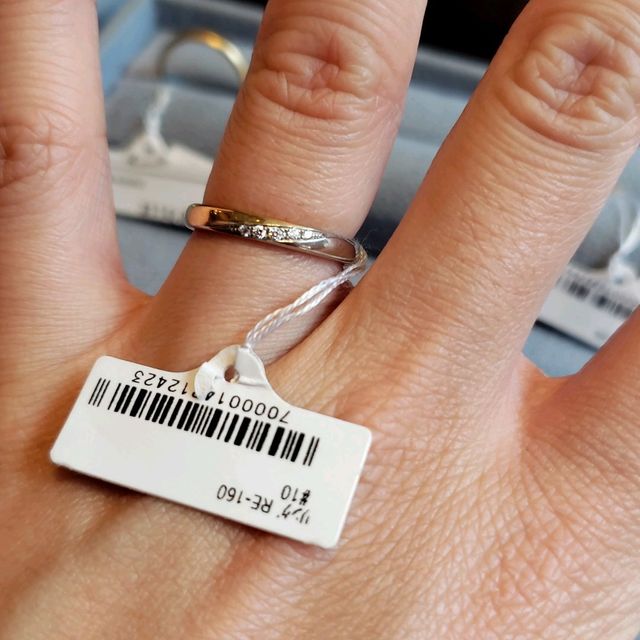 【ケイウノ ブライダル(K.UNO BRIDAL)の口コミ】 ディズニープーさんの指輪目当てで検討に行った。HPの写真でみるより主張…