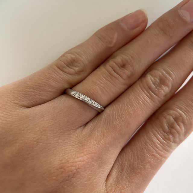 【4℃ BRIDAL(ヨンドシーブライダル)の口コミ】 お手頃な値段で種類がたくさんありました。何個か迷ったのもあっかけど斜…