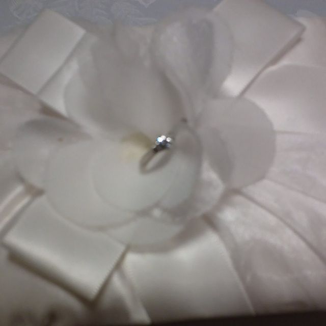 【ラザール ダイヤモンド(LAZARE DIAMOND)の口コミ】 ダイヤの4Cのうち、カットがとても良かったため輝きが美しかったことが決…