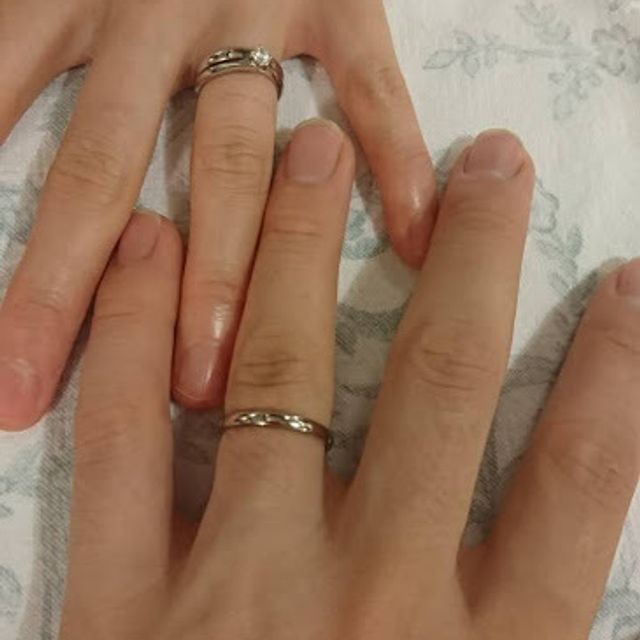 【銀座ダイヤモンドシライシの口コミ】 男女で完全にお揃いの結婚指輪したいという希望を叶えられる指輪だったの…