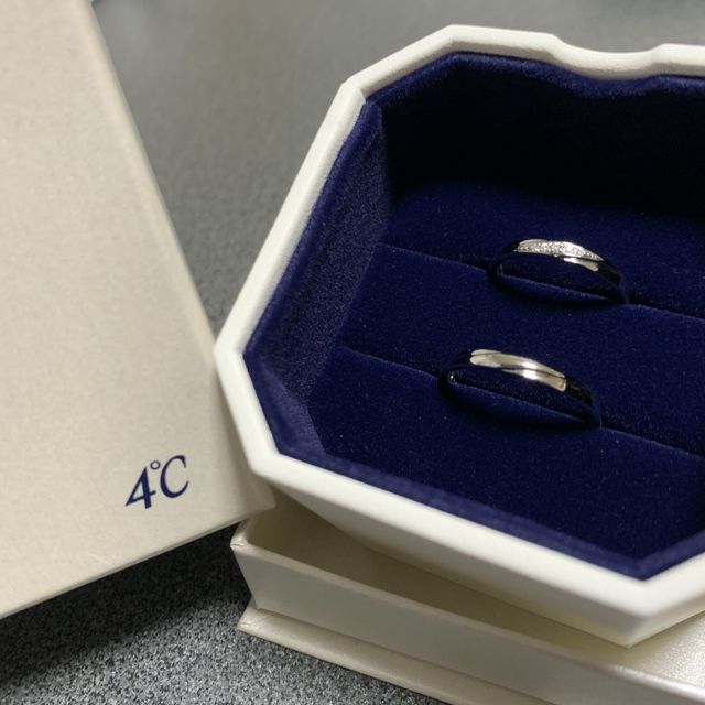 【4℃ BRIDAL(ヨンドシーブライダル)の口コミ】 昔から4℃が好きで今回入籍するとの事で4℃を選ぶことにしました！試着の時…