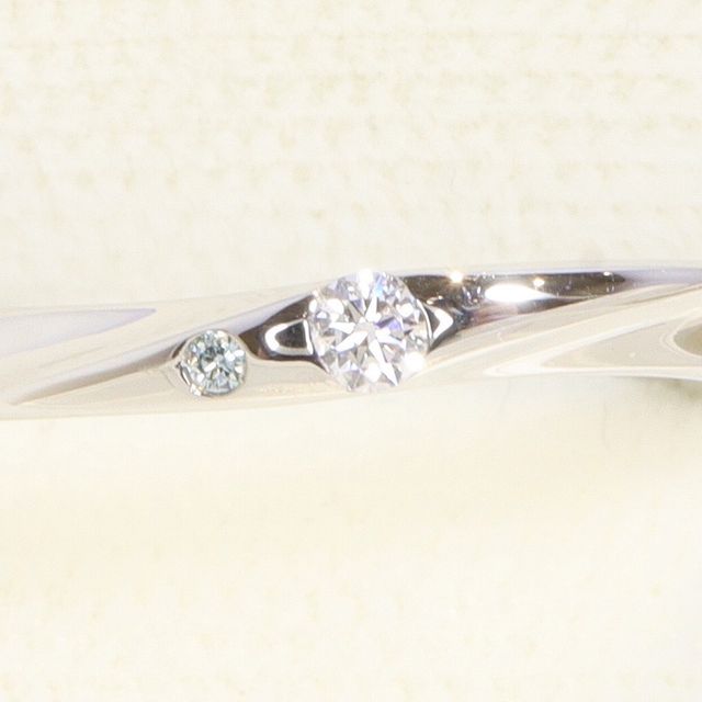 【LEGAN(レガン)の口コミ】 石が少な目のシンプルなものがいいと自分の中で決めていました。ラブノッ…