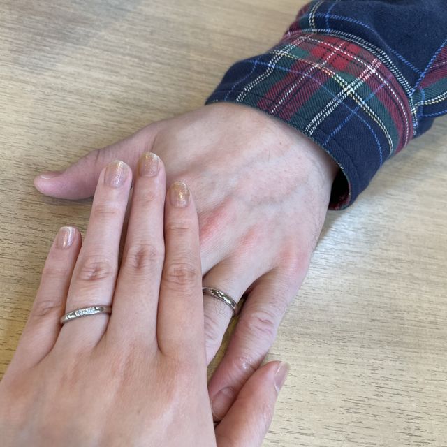 【アイプリモ(I-PRIMO)の口コミ】 ホームページにも指輪の写真は正面からと斜めからの写真が掲載されていま…