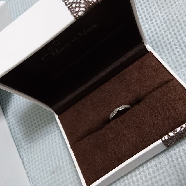 【【閉業】Marie et Marie(マリ・エ・マリ)の口コミ】 他の商品も拝見させていただきましたが、シンプルかつ地味ではない物を探…