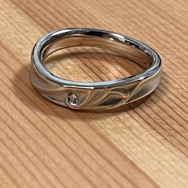 【ケイウノ ブライダル(K.UNO BRIDAL)の口コミ】 オーダーメイドができて全て好みに作ってくれる点。
男女で異なるデザイン…