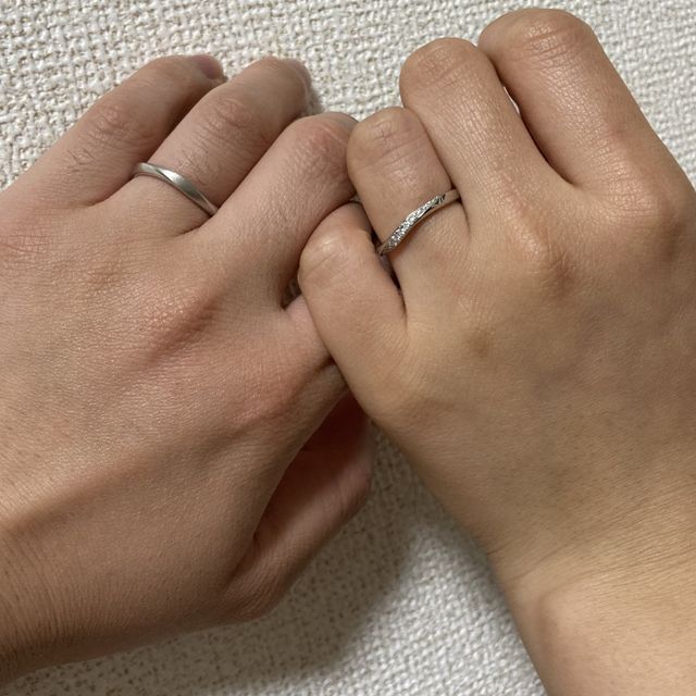 【アイプリモ(I-PRIMO)の口コミ】 デザインもオシャレで上品でペアを合わせるとハートになるところが気に入…