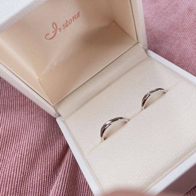 【I's stone(アイズストーン)の口コミ】 3店舗結婚指輪を試着しに行きましたが、デザインや形、細さ、ダイヤモンド…