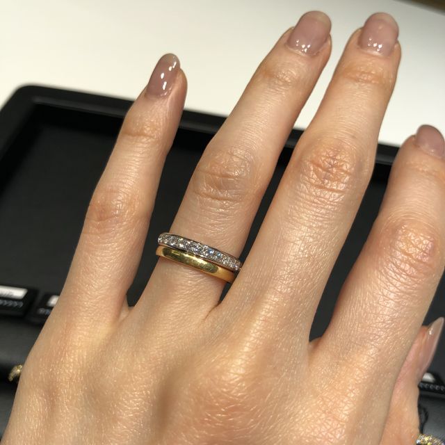 【ラザール ダイヤモンド(LAZARE DIAMOND)の口コミ】 ダイヤモンド専門店とあって一目見て輝きが違いました。デザインは一見普…