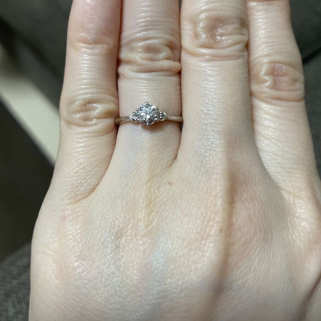 【WATANABE / 卸商社直営　渡辺の口コミ】 指輪のデザインは無数にある既製品のデザインから選びました。私が気に入…