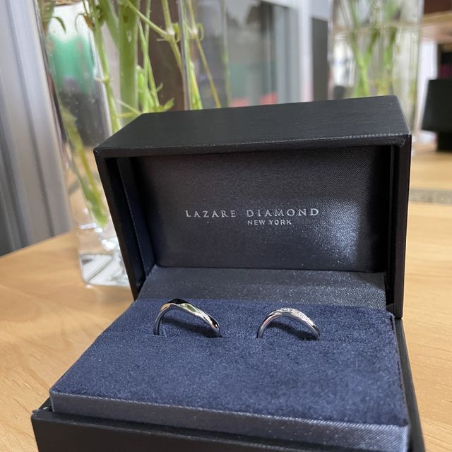 【ラザール ダイヤモンド(LAZARE DIAMOND)の口コミ】 強めのウェーブがついたリングで、外してみるとハートに見えるというほか…