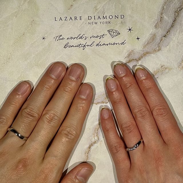 【ラザール ダイヤモンド(LAZARE DIAMOND)の口コミ】 強めのウェーブがついたリングで、外してみるとハートに見えるというほか…