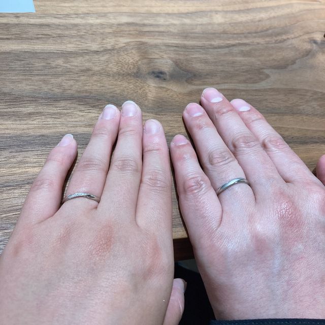 【Foulason(フレゾン)の口コミ】 担当者の方がとても親身になって
接客してくださり
指輪の細かな違いを見…