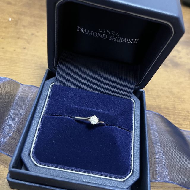 【銀座ダイヤモンドシライシの口コミ】 2人で手を取り合って幸せに暮らしましたとさ。という指輪のコンセプトに惹…