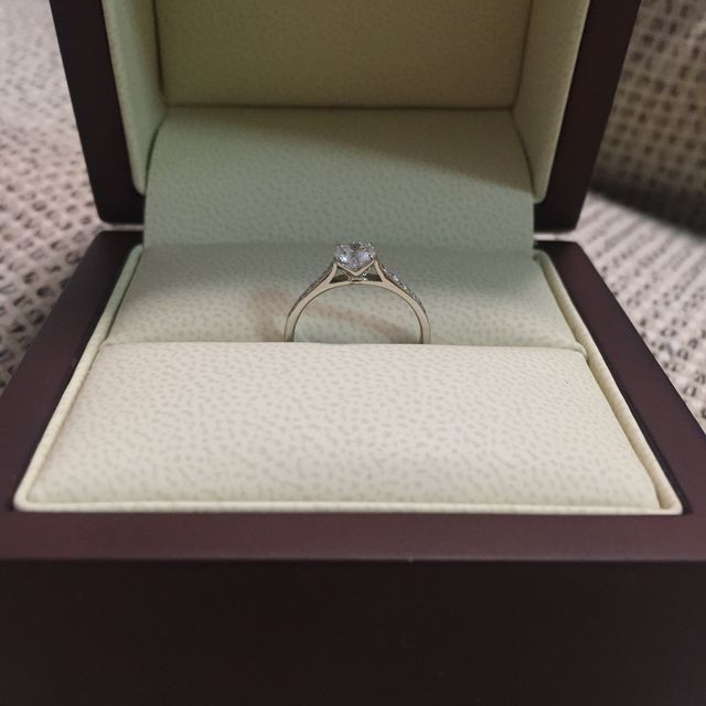 【WATANABE / 卸商社直営　渡辺の口コミ】 ブランドではなく質にこだわりました。希望のカラット数はどうしても予算…